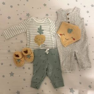 Carters like new 2 outfit bundle with matching bandana and booties size newborn